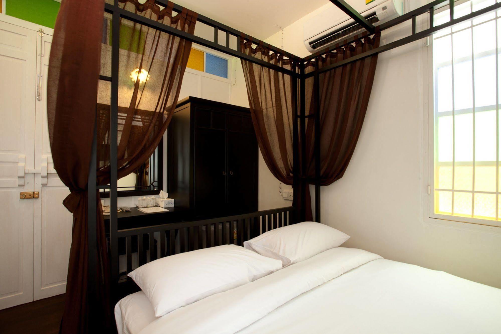 Phuket 99 Oldtown Boutique Guesthouse Sha Extra Plus מראה חיצוני תמונה