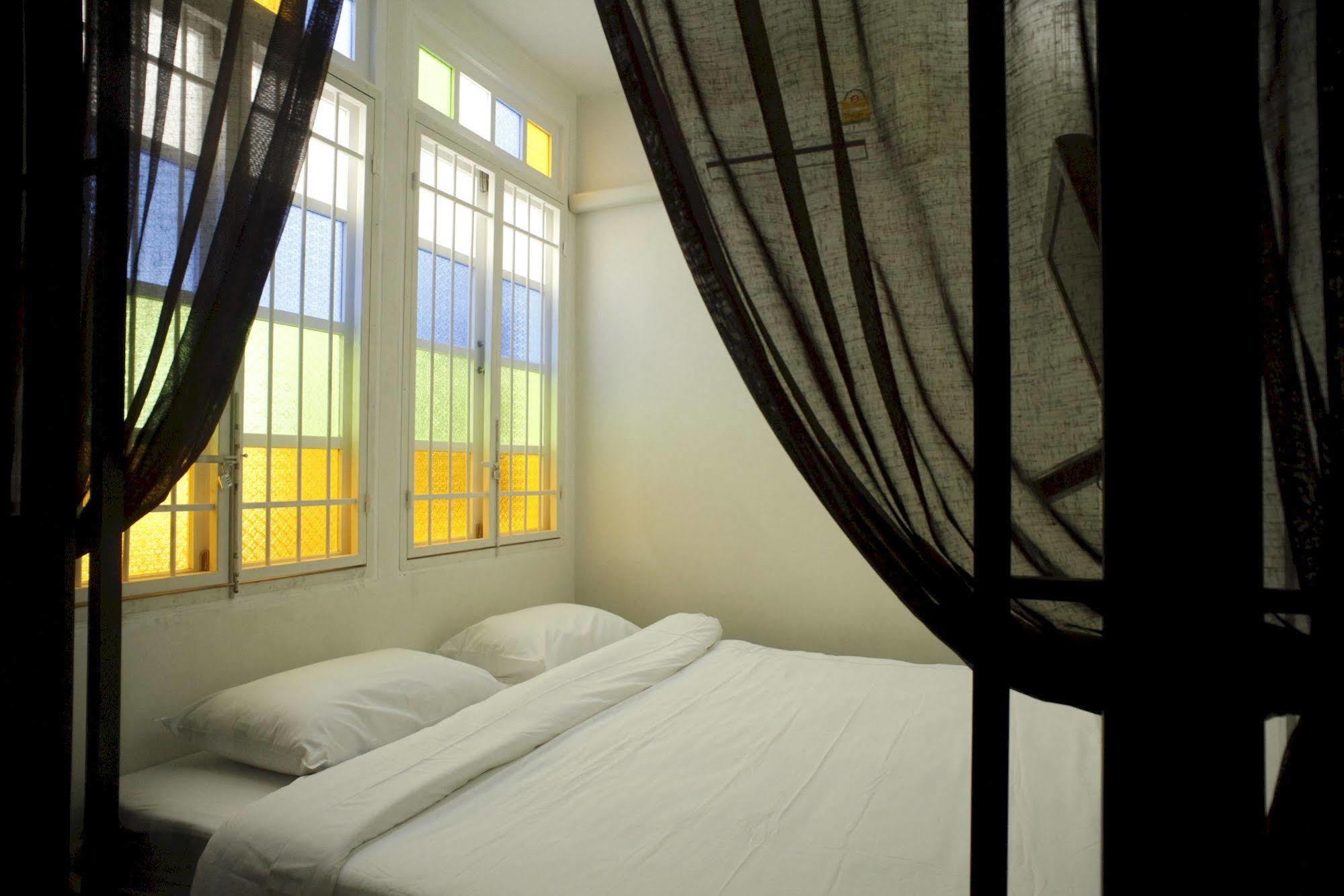 Phuket 99 Oldtown Boutique Guesthouse Sha Extra Plus מראה חיצוני תמונה