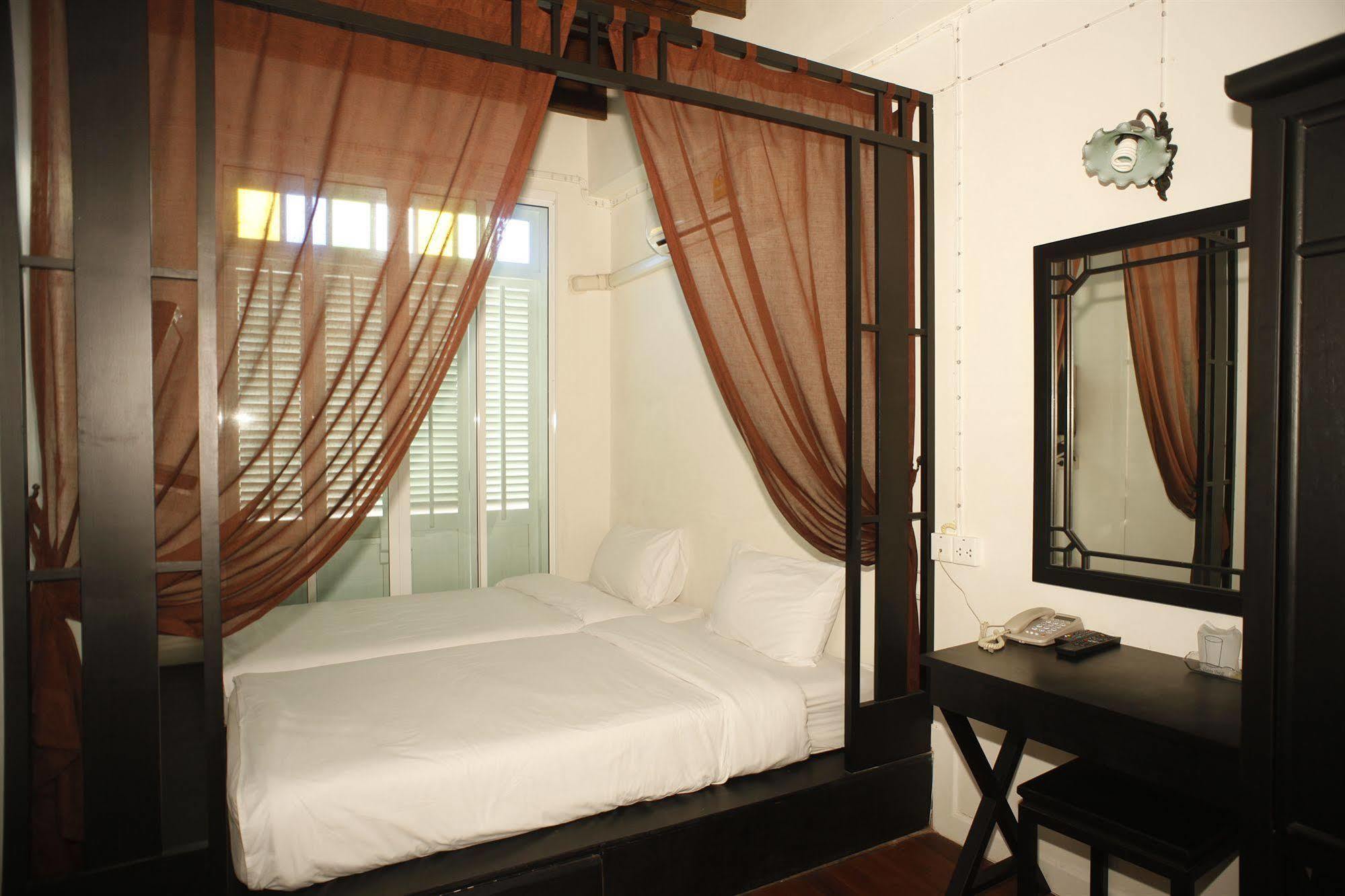 Phuket 99 Oldtown Boutique Guesthouse Sha Extra Plus מראה חיצוני תמונה