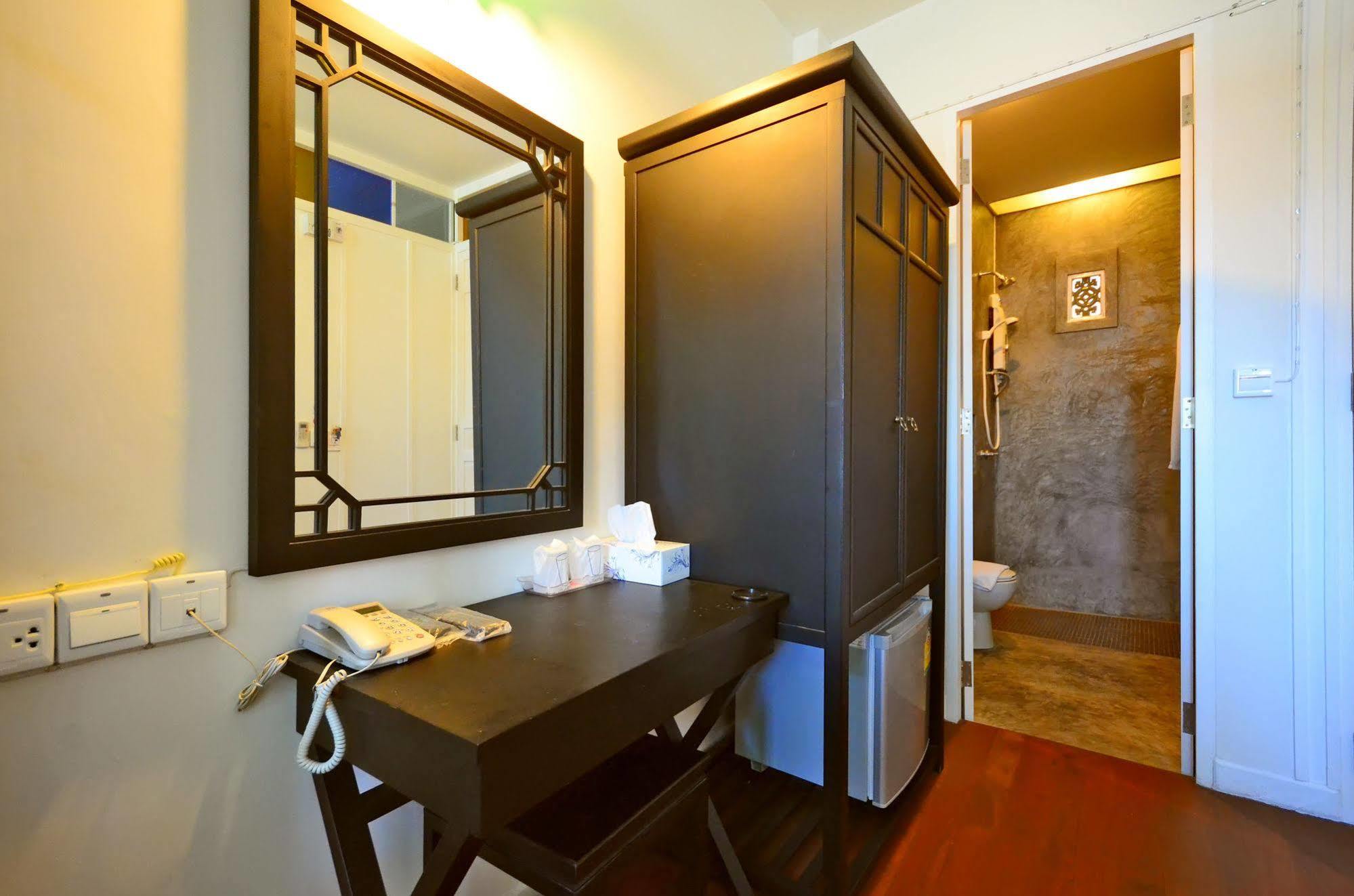 Phuket 99 Oldtown Boutique Guesthouse Sha Extra Plus מראה חיצוני תמונה